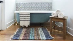 Country Singer Moves from the Big City to a Small Town