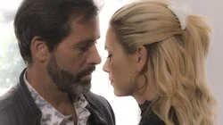 Rosa se escapa con Mickey