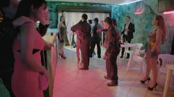 Capítulo 25 ¡IMPACTANTE CAPÍTULO! Rosario ejecuta a Aquiles con una llave mortal. Rosario y Toxina se escapan de Pulido.