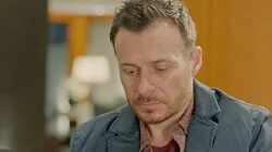 Capítulo 37 Arteaga da un duro golpe a El Ángel, da con la bodega del vino con el que intentaron envenenar a Aquiles.