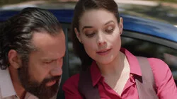 Capítulo 62 | ¡Antonio regresó a los brazos de Rosario! Una llamada de Don Horacio le hizo cambiar de parecer. ¡Con Chayo hasta el final!