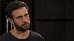 Santiago explota contra Damián