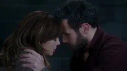 Santiago promete proteger a Raquel