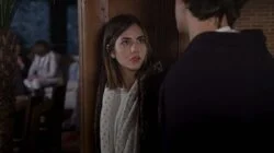 Mía nota los celos de Carolina