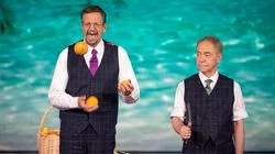 Penn & Teller Go For The Juggler