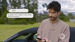 Charly le confiesa su amor a Yeimy y se besan