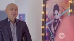 Un crimen en la cárcel arruina la grabación de Charly