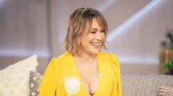 Alyssa Milano, Rose McIver, Keb' Mo'