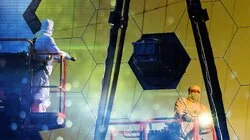 Super Telescope: Mission to the Edge of the Universe