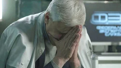 Под лежачий камень вода не течет