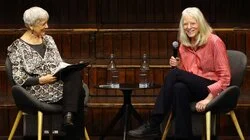 Lessons in Chemistry - Bonnie Garmus