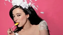 Mikey Madison / Morgan Wallen