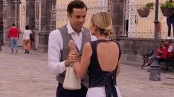 ¡Me estás lastimando Demián!