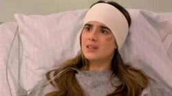 Usted queda en calidad de detenida