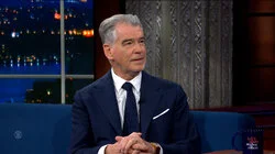 Pierce Brosnan, Hannah Einbinder