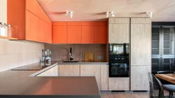 Кухня с закатом на потолке