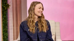 Yvonne Strahovski, Jon B