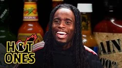 Kai Cenat Calls Sean a Liar While Eating Spicy Wings