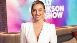 Sydney Sweeney, Luna Blaise, The Doobie Brothers