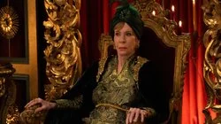 Maxine Solves a Murder