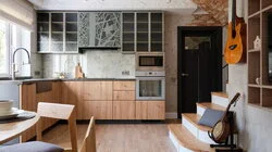 Кухня с «Пластилиновой вороной» для Григория Гладкова