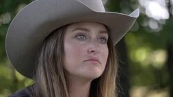 Tracker Dakota Black