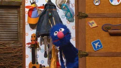 Grover's Super Suitycase