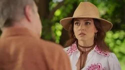 Él juega al mejor postor