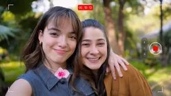 Ni un beso nos hemos dado