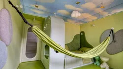 Детская в коробочке под облаками