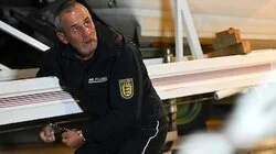 Eine Leiche taucht auf