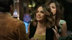 Lía, queda usted detenida