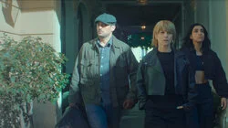 Toujours à sauver les chiens perdus.