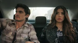 Aspa, controlado por Mike, acusa a Charly de planear la muerte de Yeimy