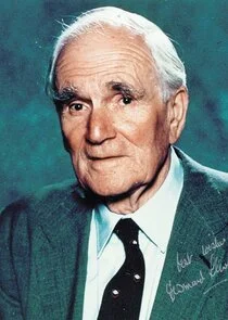 Desmond Llewelyn