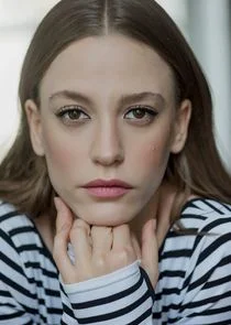 Serenay Sarıkaya
