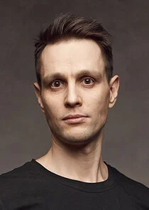 Илья Ларионов